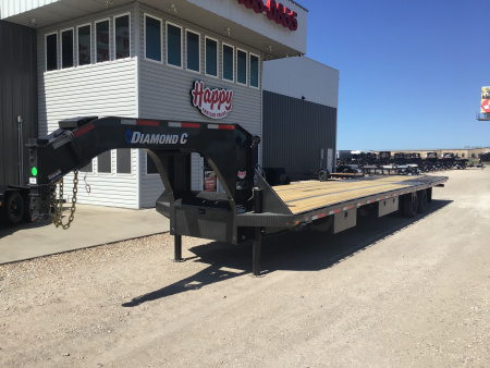 New 2026 Diamond C 102 x40' Engineered Beam FMAX216 w/ Hyd. Dovetail - 40K Pacesetter Edition