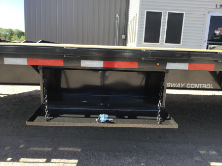 New 2026 Diamond C 102"x40' Engineered Beam FMAX216 w/ Hyd. Dovetail - 40K Pacesetter Edition