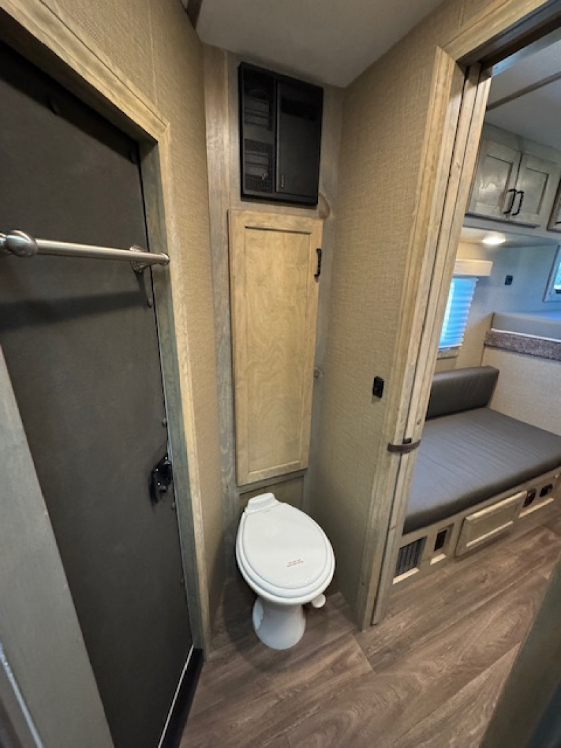 New 2026 Shadow 2026 Shadow 2H 7'6" LQ Horse Trailer