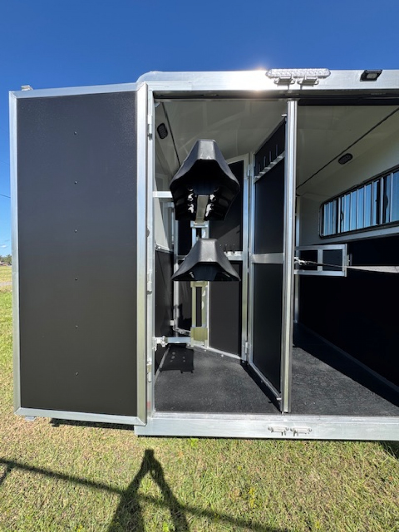 New 2026 Shadow 2026 Shadow 2H 7'6" LQ Horse Trailer