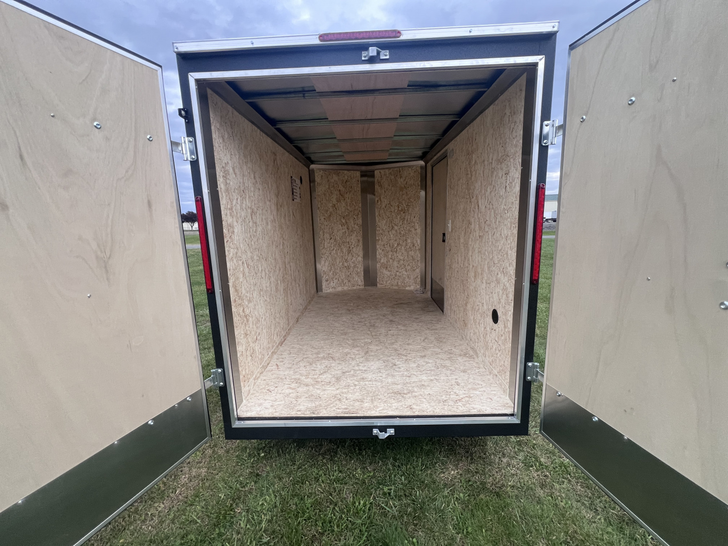 New 2026 Look Trailers 6X10 3K ST-DLX BARN DOOR Cargo / Enclosed Trailer