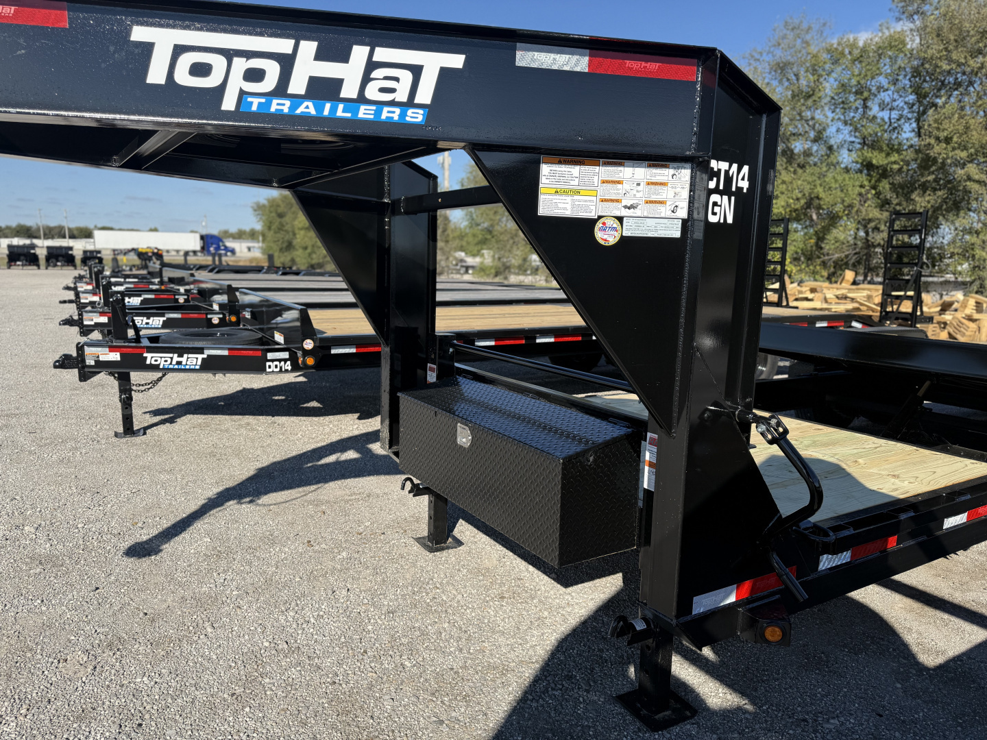 New 2026 Top Hat Trailers CT14GN-24x83 Gooseneck Tilt Trailer