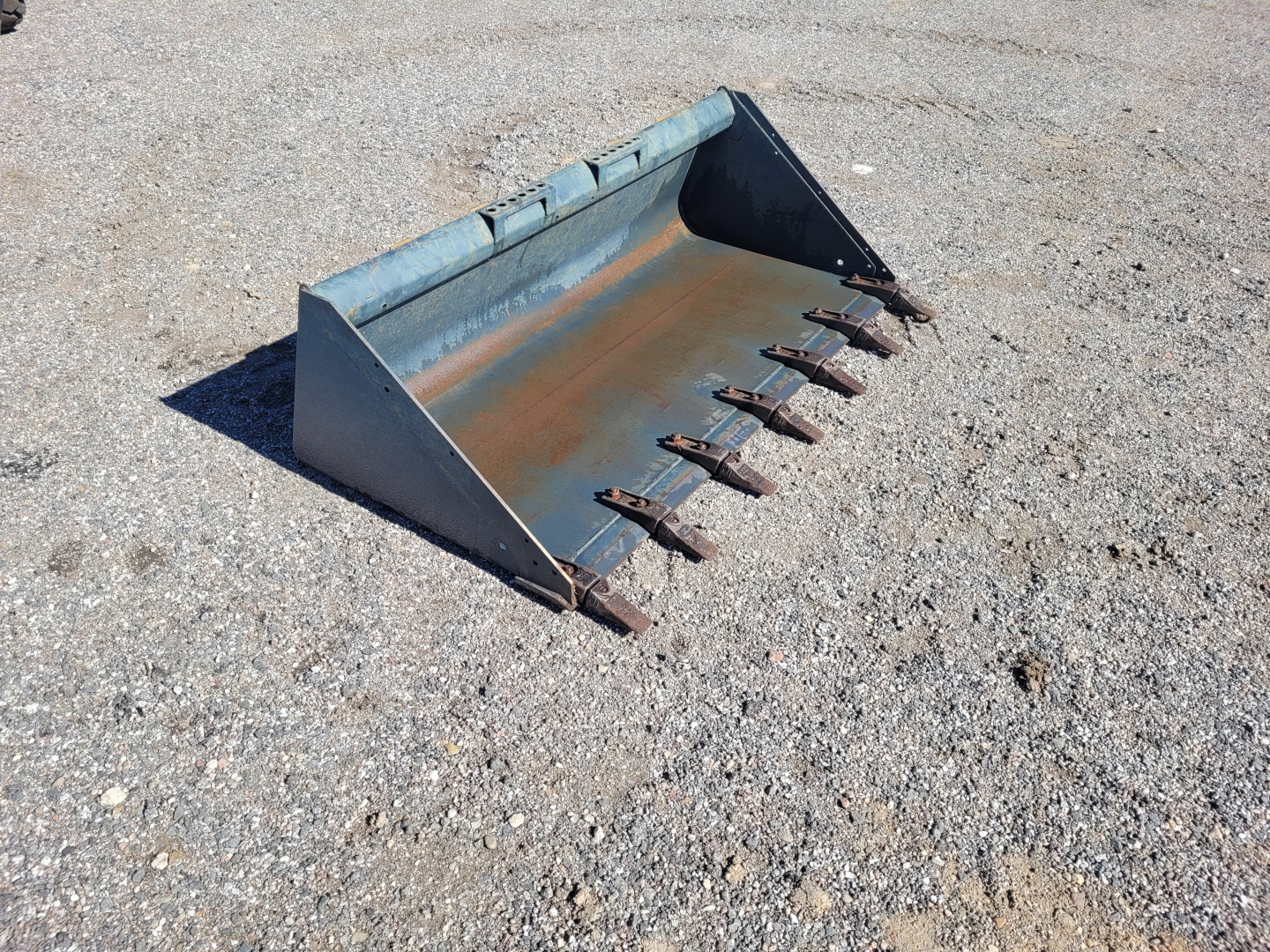 Used Bobcat 68" Wide Skid Steer Tooth Bucket