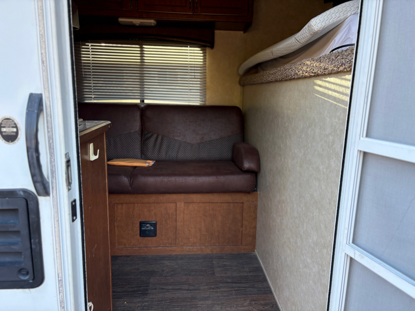 Used 2015 Bison Trailers TRAIL HAND Horse Trailer