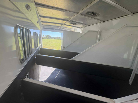 Used 2015 Bison Trailers TRAIL HAND Horse Trailer