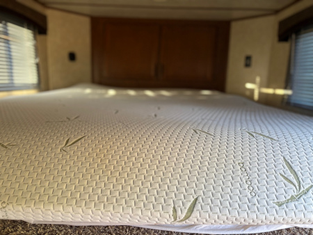 Used 2015 Bison Trailers TRAIL HAND Horse Trailer