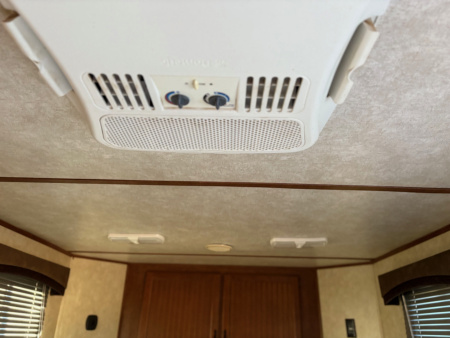 Used 2015 Bison Trailers TRAIL HAND Horse Trailer