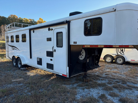 Used 2015 Bison Trailers TRAIL HAND Horse Trailer