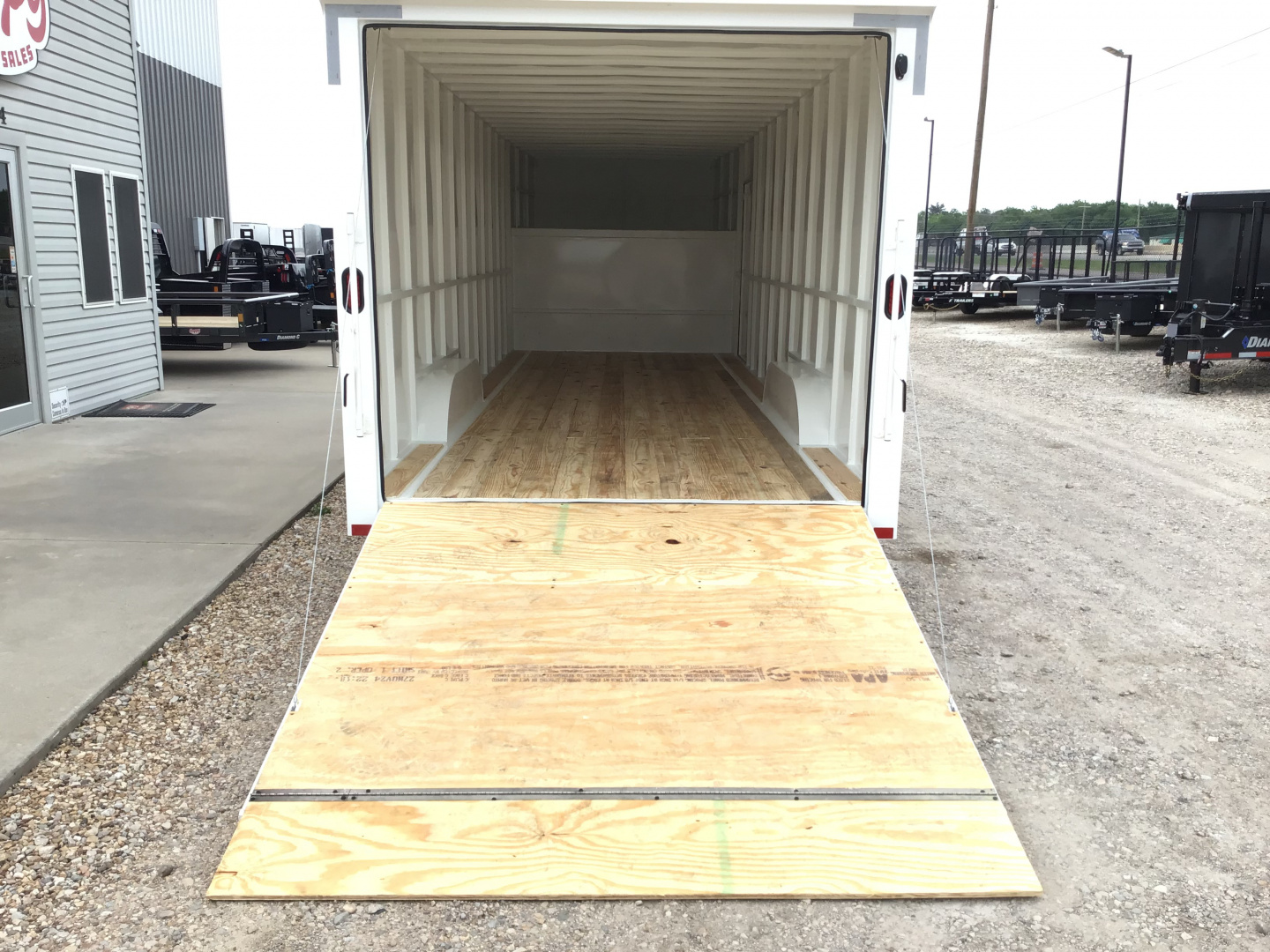 New 2026 X-On 8'x24’ Steel Enclosed Trailer – E2