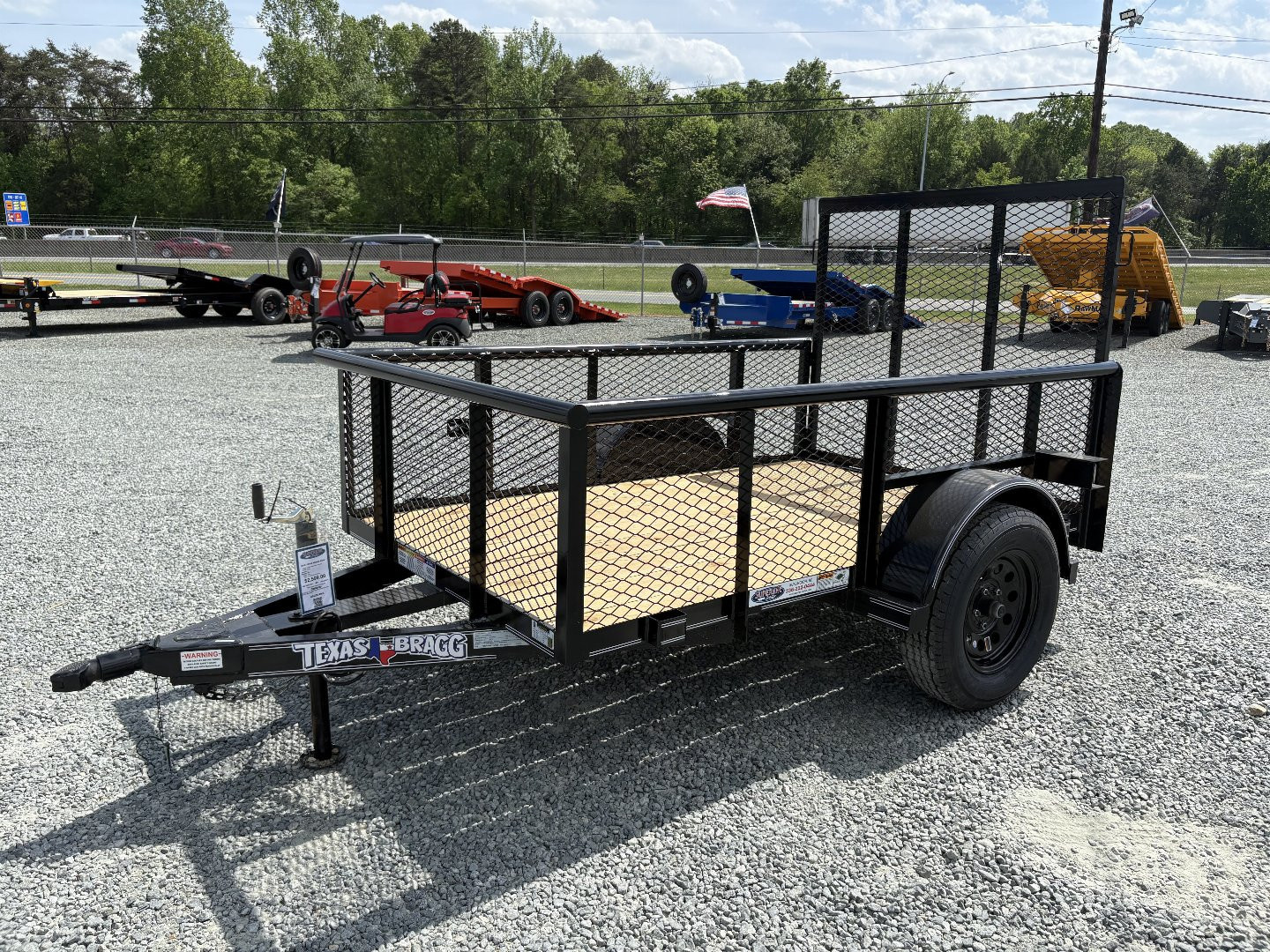 New 2025 TEXAS BRAGG TRAILERS 5X8P w/2ft Expanded Sides & Tailgate Utility Trailer