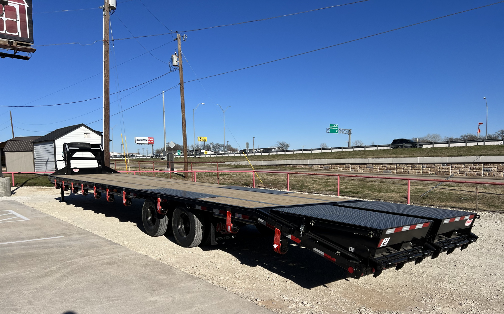 New 2026 PJ 102"x40' GN Low-Pro Air-Ride Flatbed w/ Duals - LD