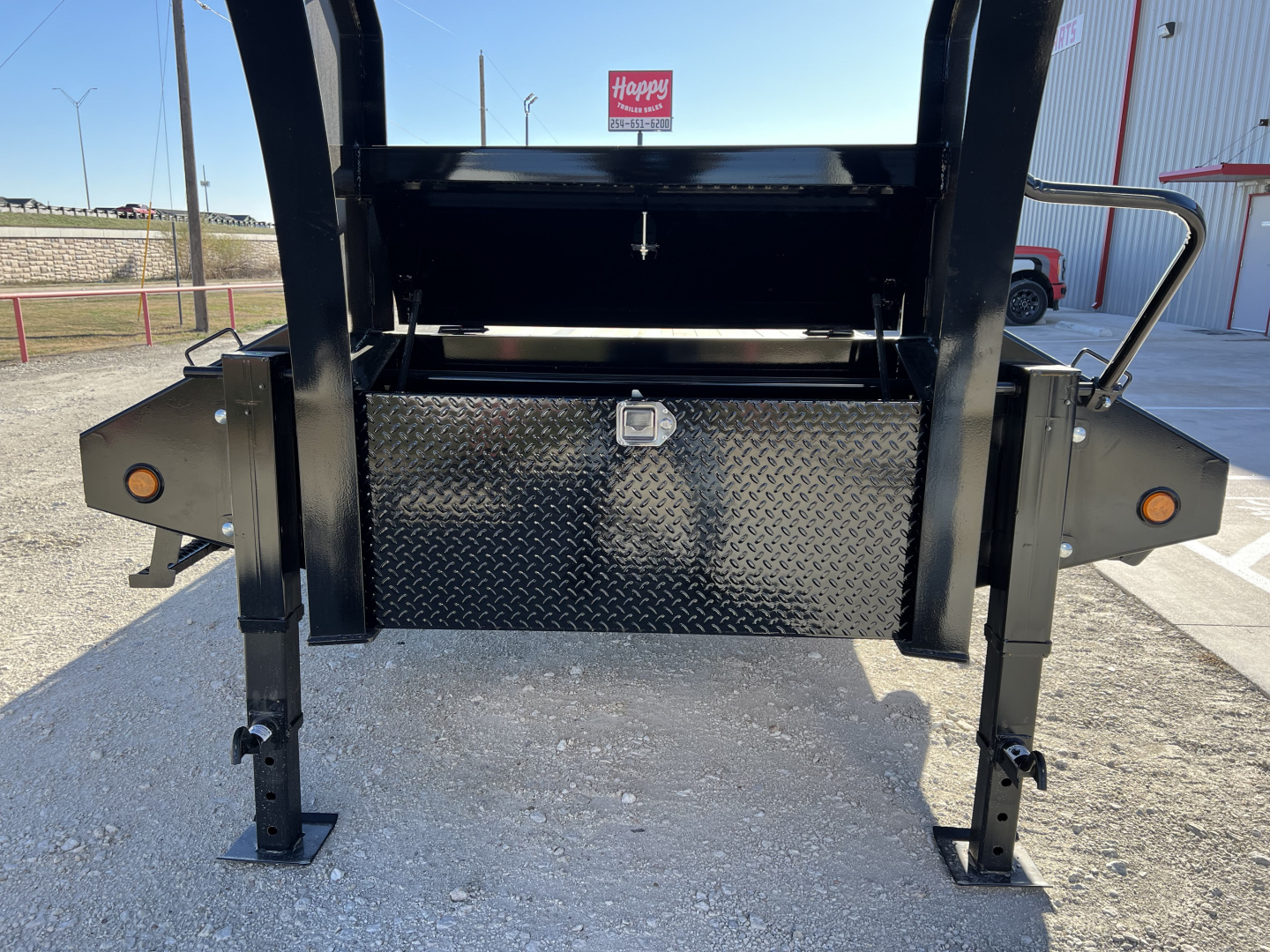 New 2026 PJ 102"x40' GN Low-Pro Air-Ride Flatbed w/ Duals - LD