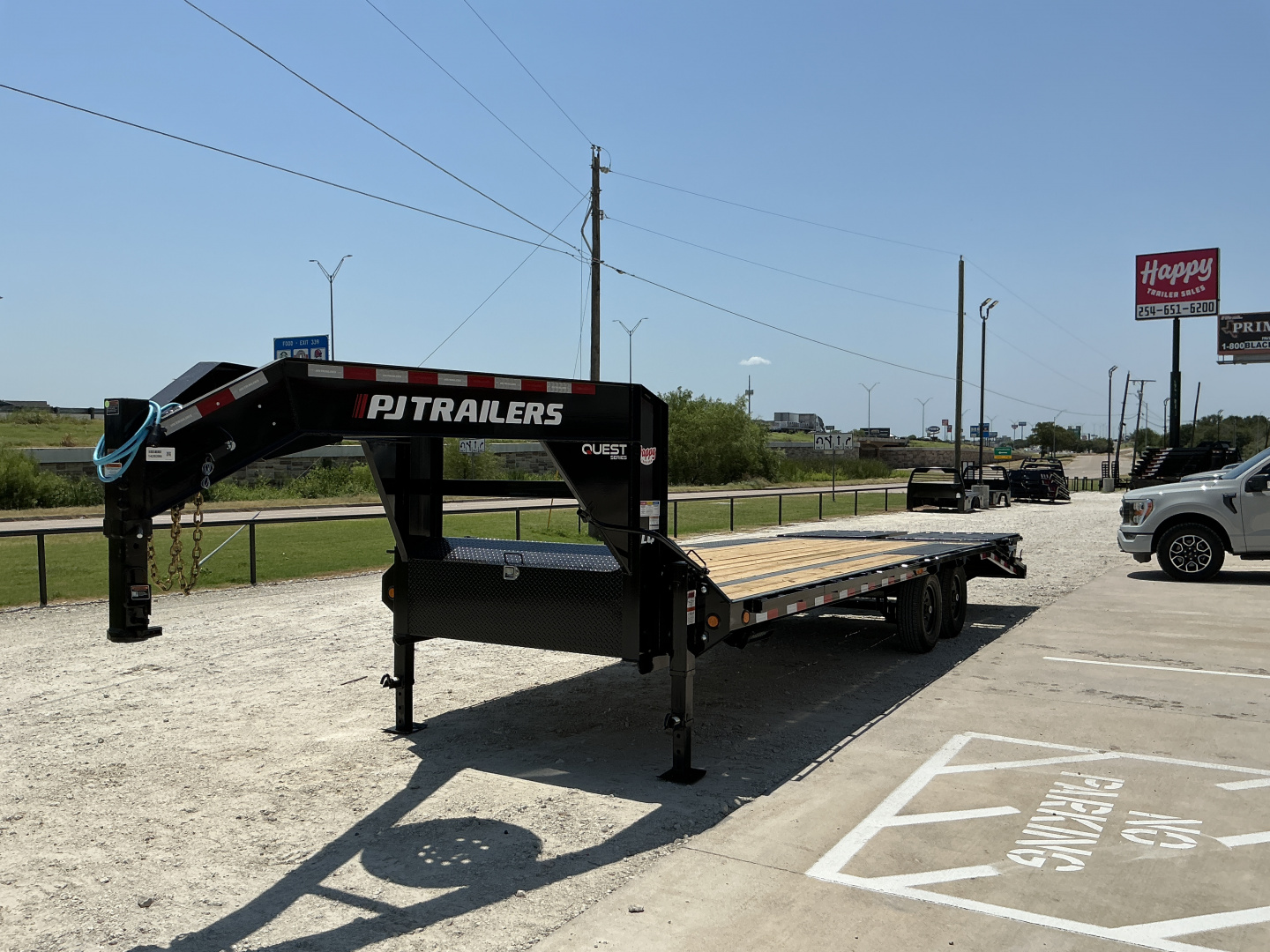 New 2026 PJ 102”x25’ Quest Gooseneck Flatbed w/ Singles – LQ
