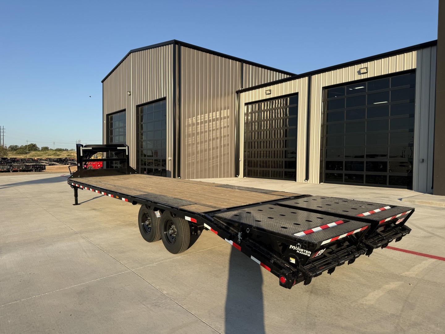 New 2026 PJ 102”x30’ Quest Gooseneck Flatbed w/ Singles – LQ