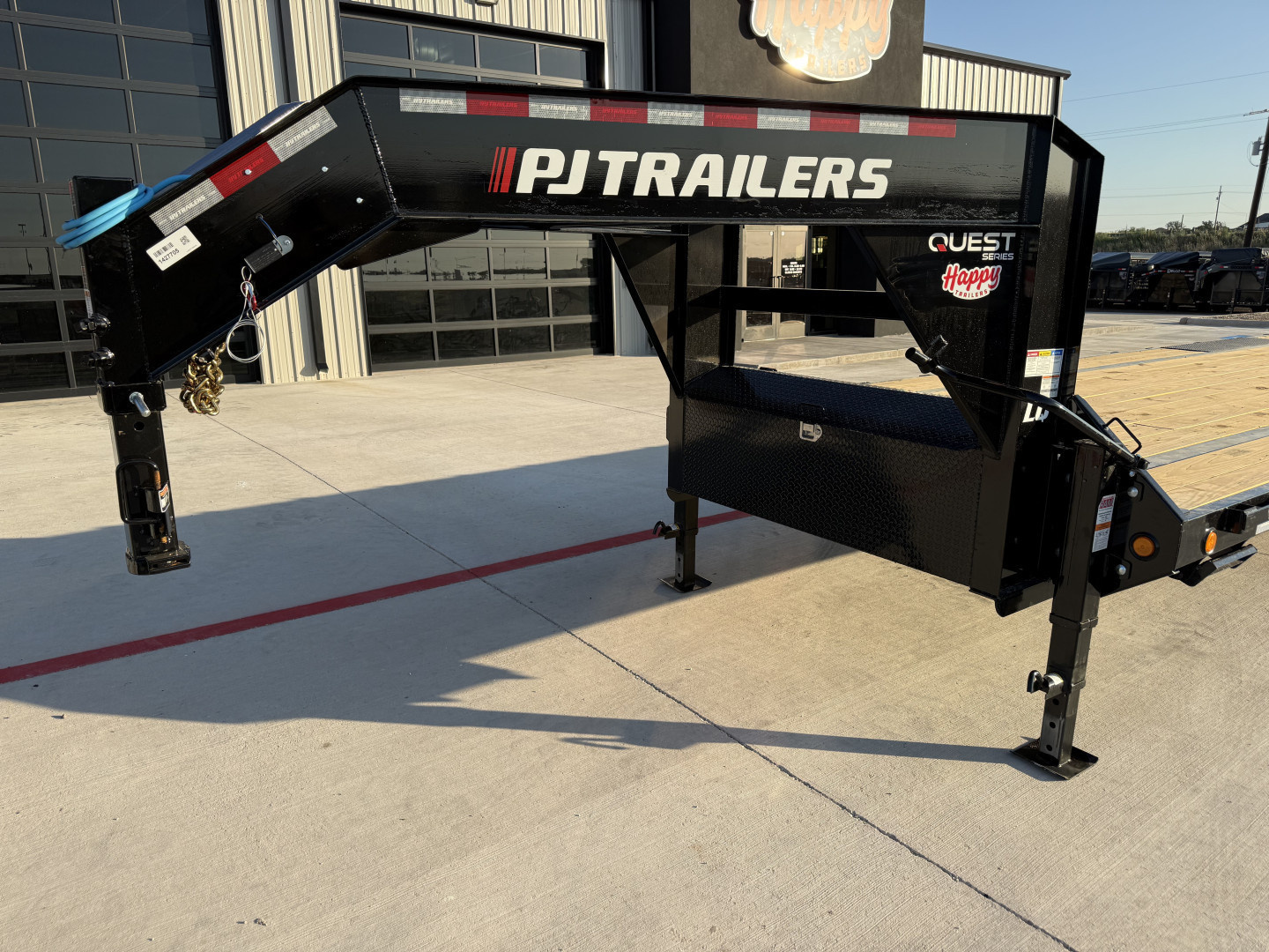New 2026 PJ 102”x30’ Quest Gooseneck Flatbed w/ Singles – LQ