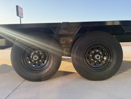 New 2026 PJ 102”x30’ Quest Gooseneck Flatbed w/ Singles – LQ