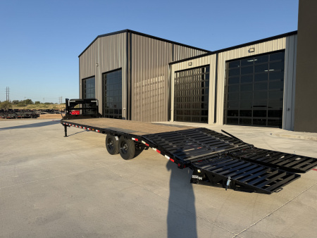 New 2026 PJ 102”x30’ Quest Gooseneck Flatbed w/ Singles – LQ