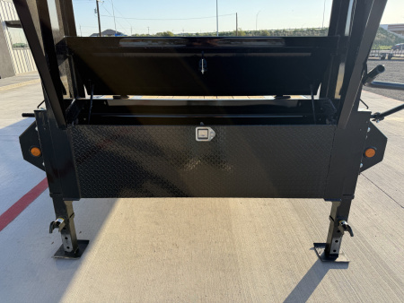 New 2026 PJ 102”x30’ Quest Gooseneck Flatbed w/ Singles – LQ