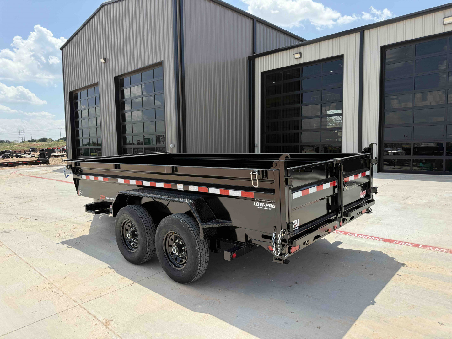 New 2026 PJ 83"x14' BP Tandem Axle Low Pro Dump w/ 24" Sides – DL