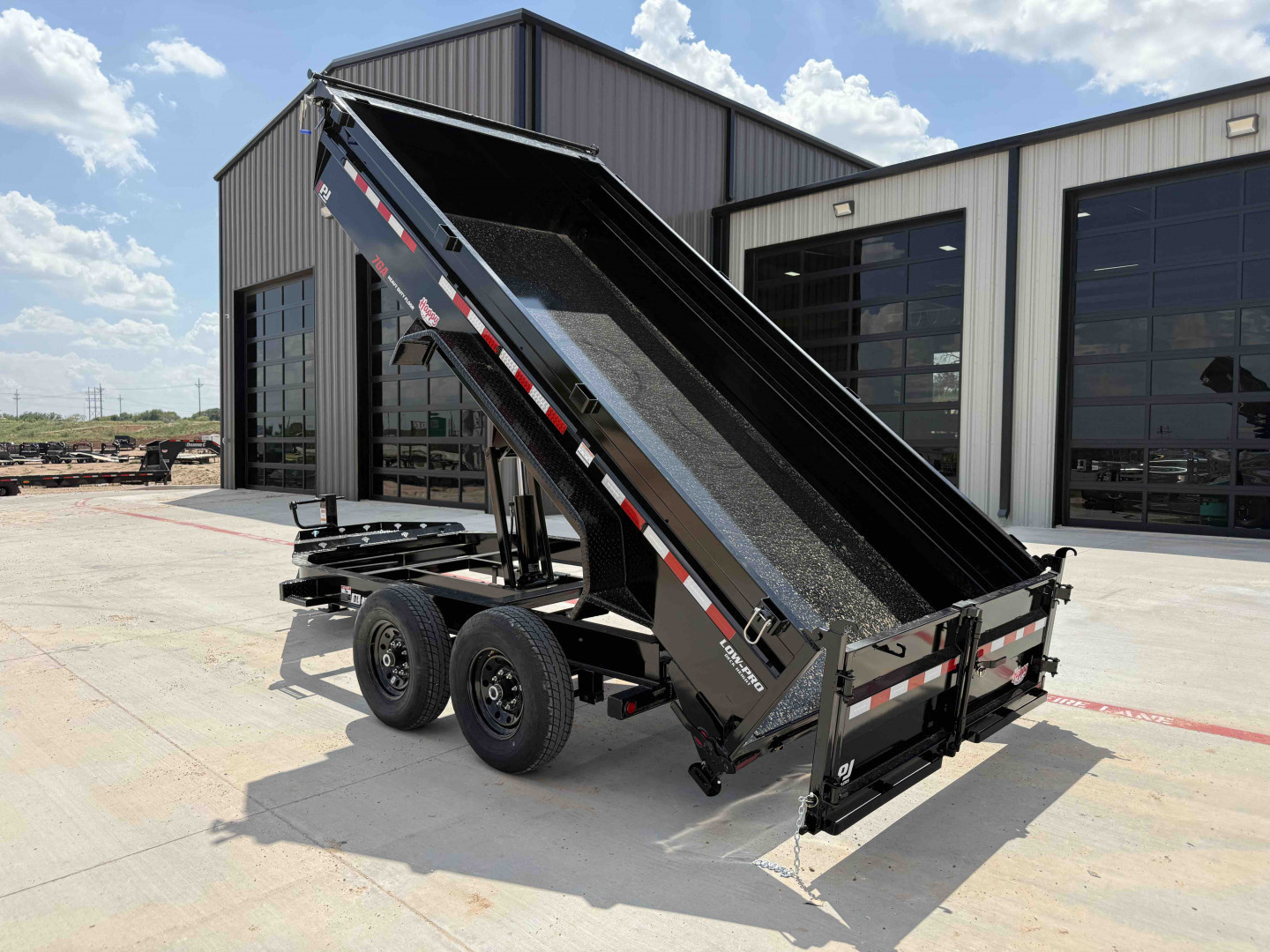 New 2026 PJ 83"x14' BP Tandem Axle Low Pro Dump w/ 24" Sides – DL