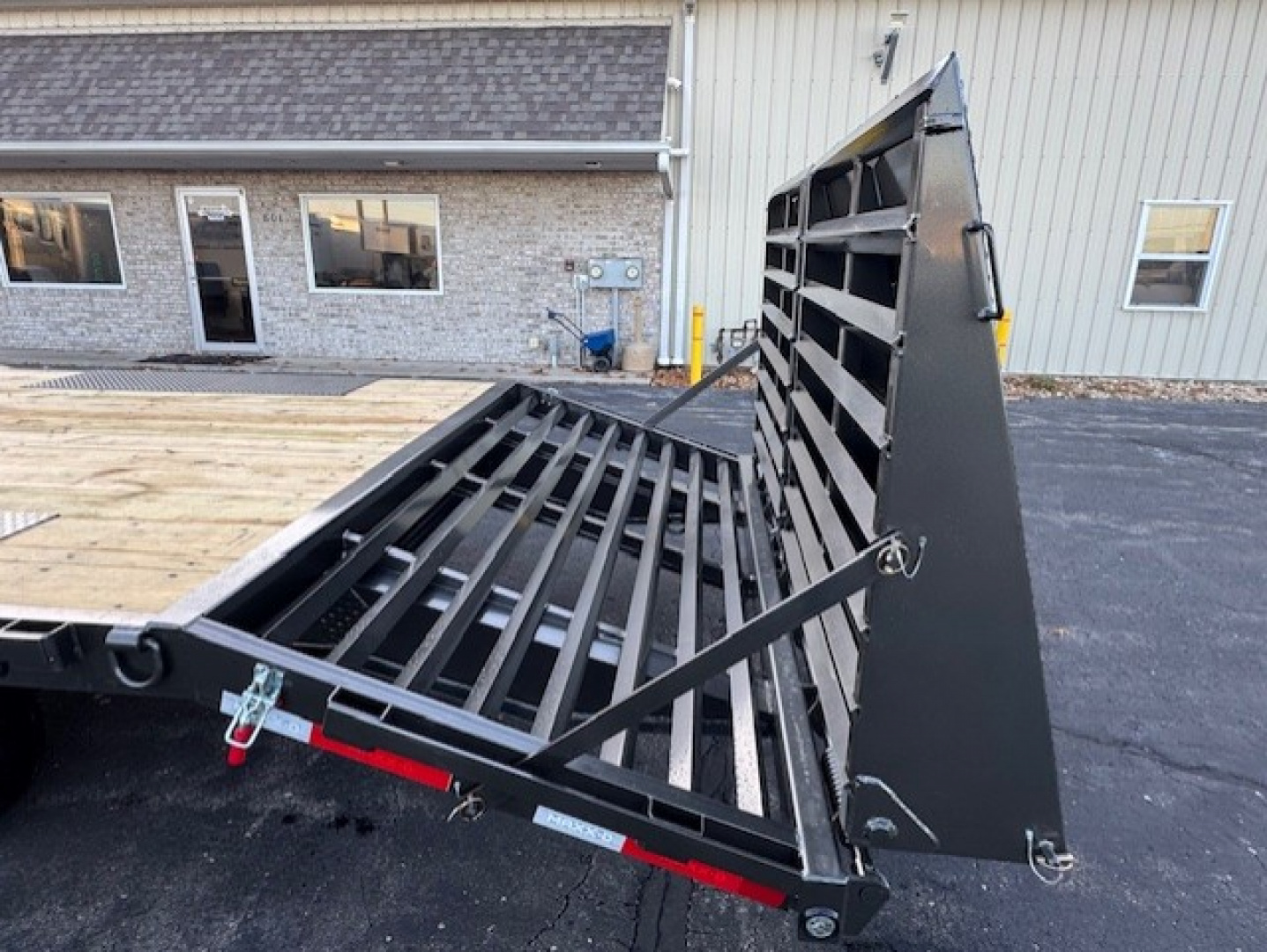 New 2026 MAXX-D DOX10224 Deckover Trailer