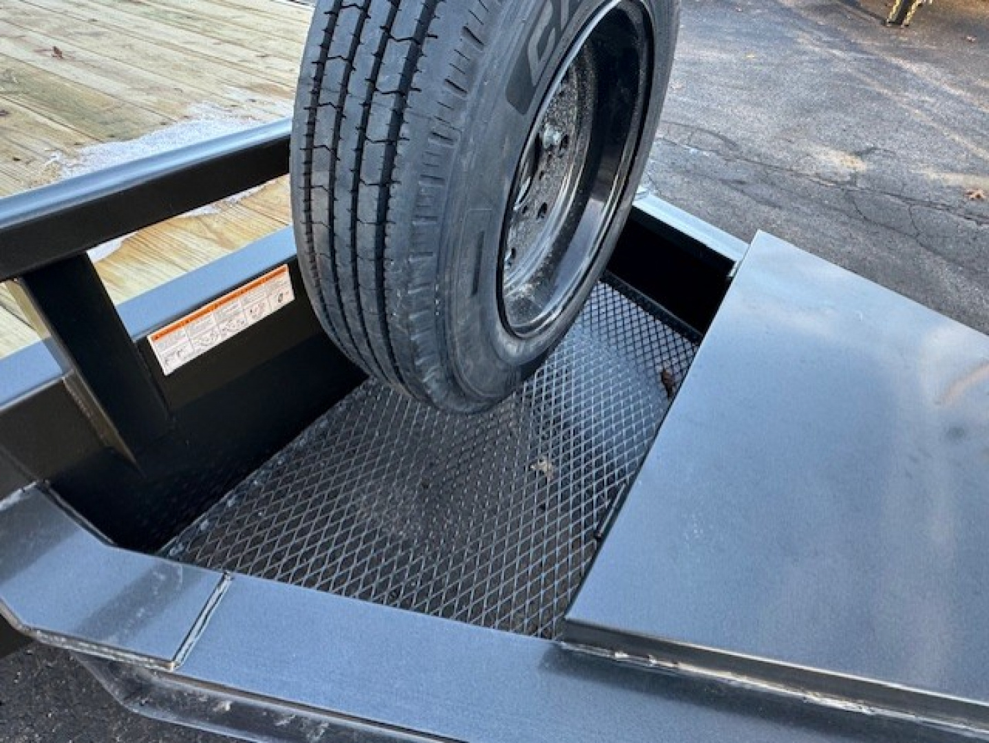New 2026 MAXX-D DOX10224 Deckover Trailer