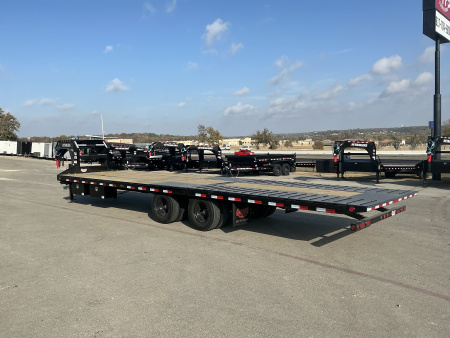 New 2026 PJ 102"x32' GN Low Pro Hydraulic Dovetail w/ Duals - LY