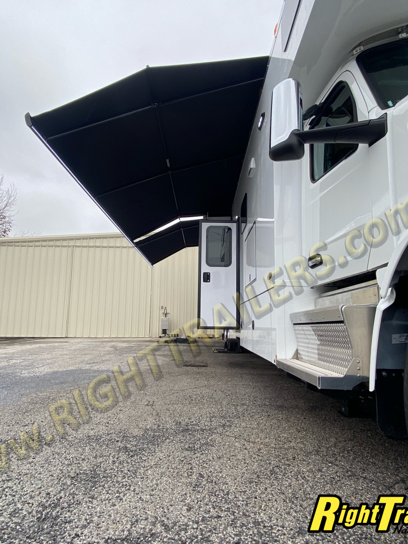 New 2026 Renegade RV Motorhome Peterbilt 567 45CBF- 2 Full Baths & Bunk Beds!