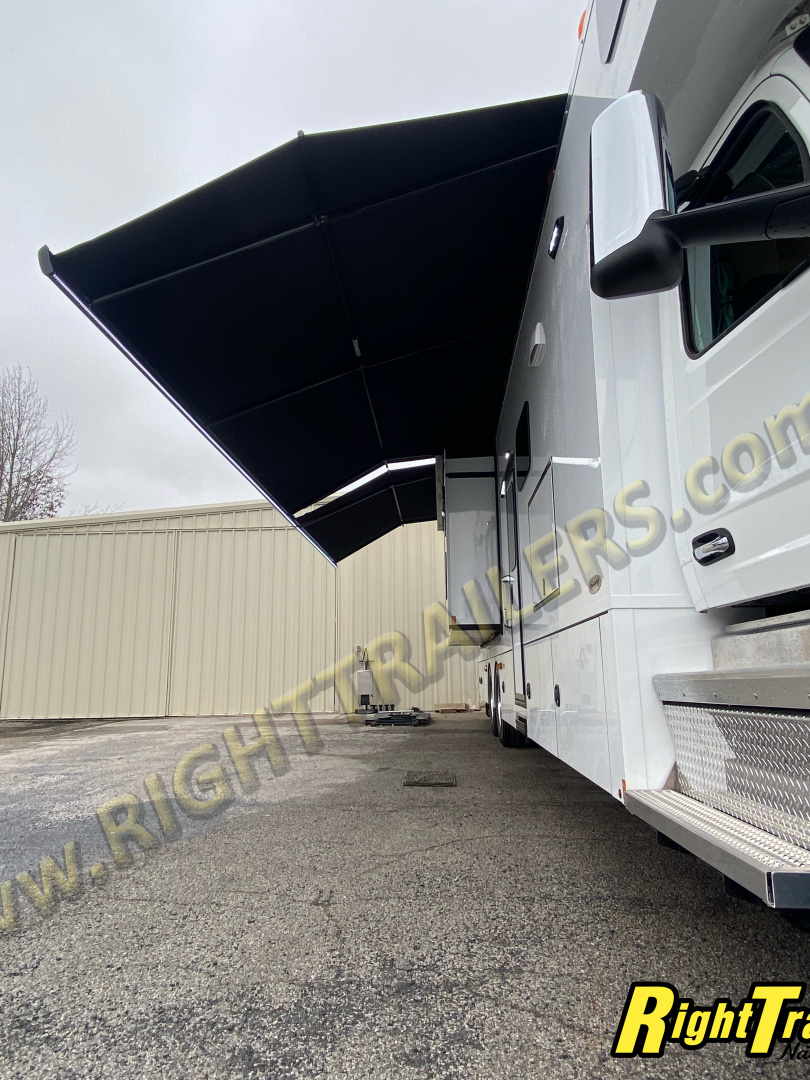 New 2026 Renegade RV Motorhome Peterbilt 567 45CBF- 2 Full Baths & Bunk Beds!