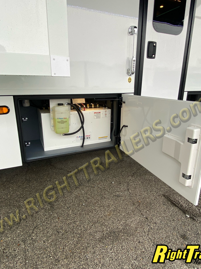 New 2026 Renegade RV Motorhome Peterbilt 567 45CBF- 2 Full Baths & Bunk Beds!