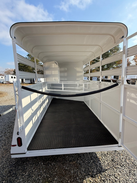 New 2026 Bee 3 Horse Slant Load BP Horse Trailer