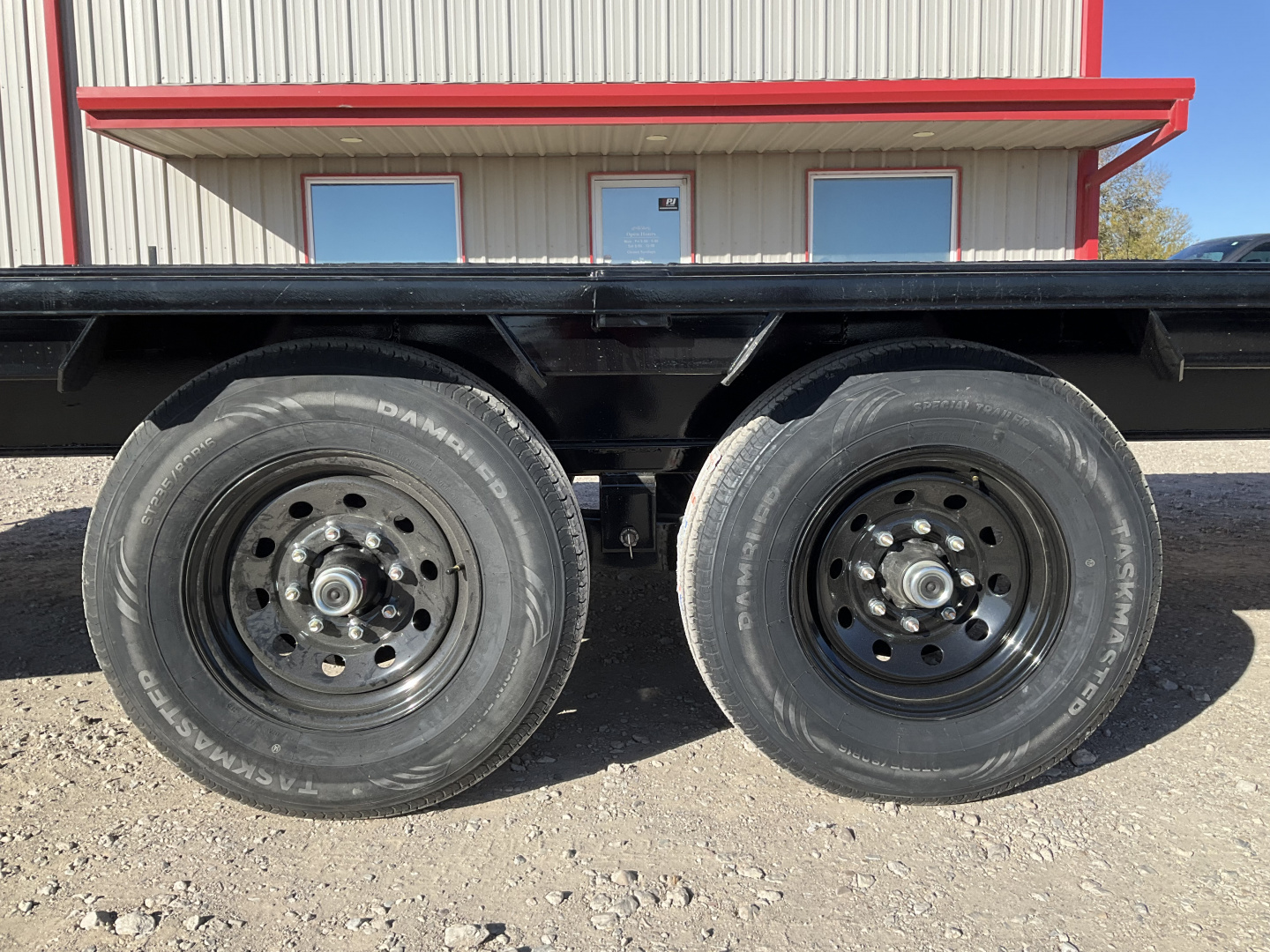 New 2026 PJ 102”x25’ Quest Gooseneck Flatbed w/ Singles – LQ