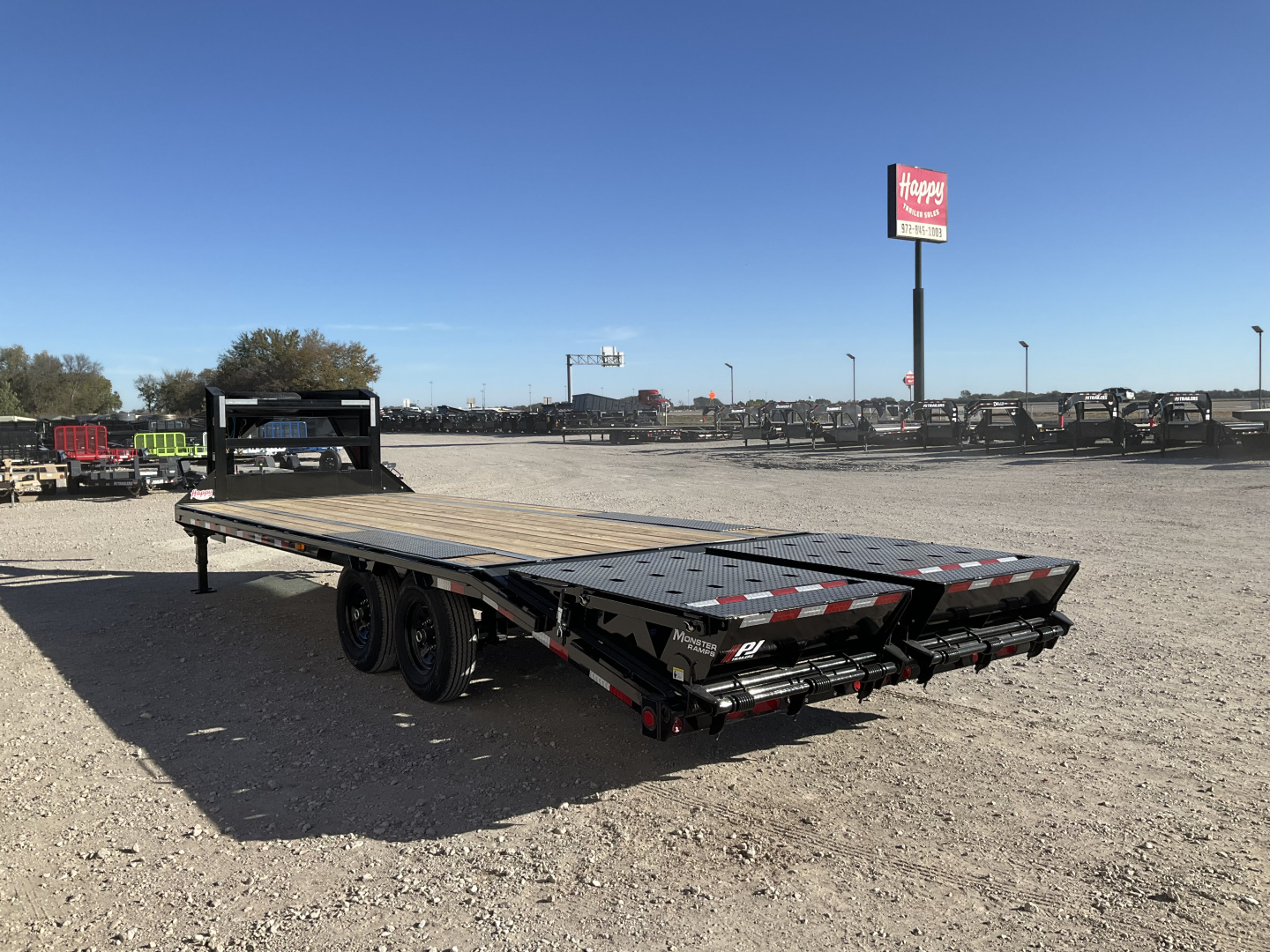 New 2026 PJ 102”x25’ Quest Gooseneck Flatbed w/ Singles – LQ