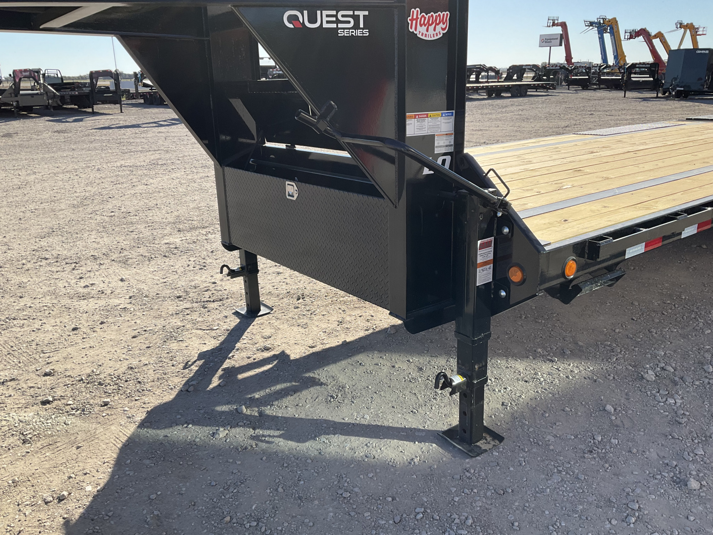 New 2026 PJ 102”x25’ Quest Gooseneck Flatbed w/ Singles – LQ