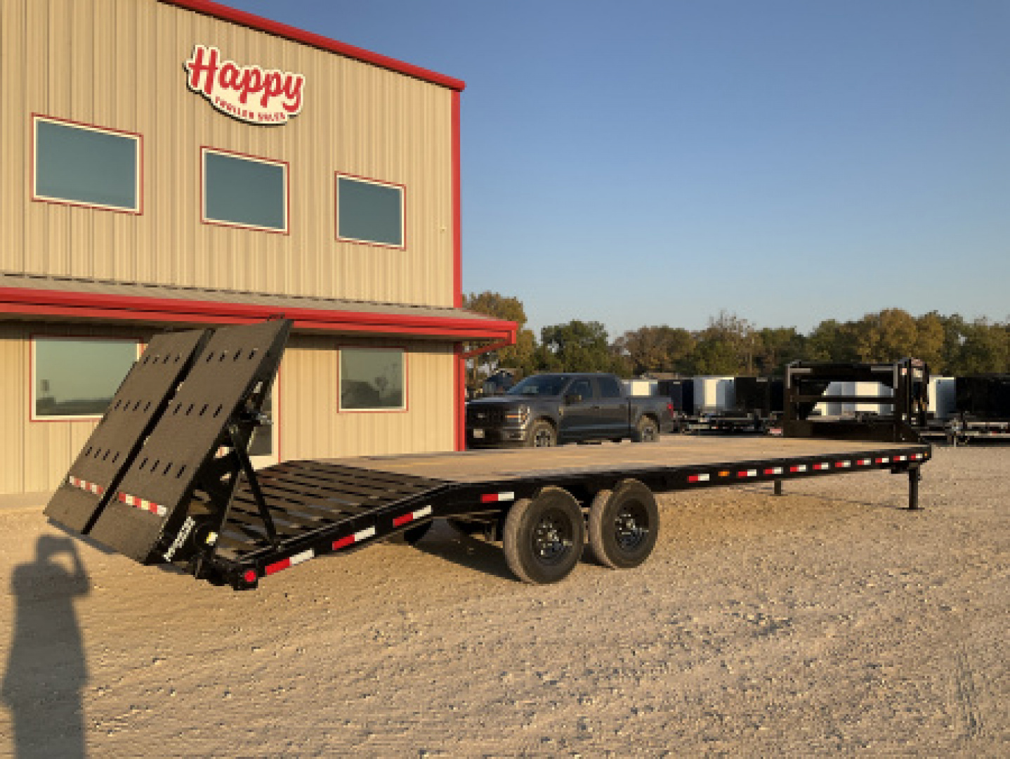 New 2026 PJ 102”x30’ Quest Gooseneck Flatbed w/ Singles – LQ