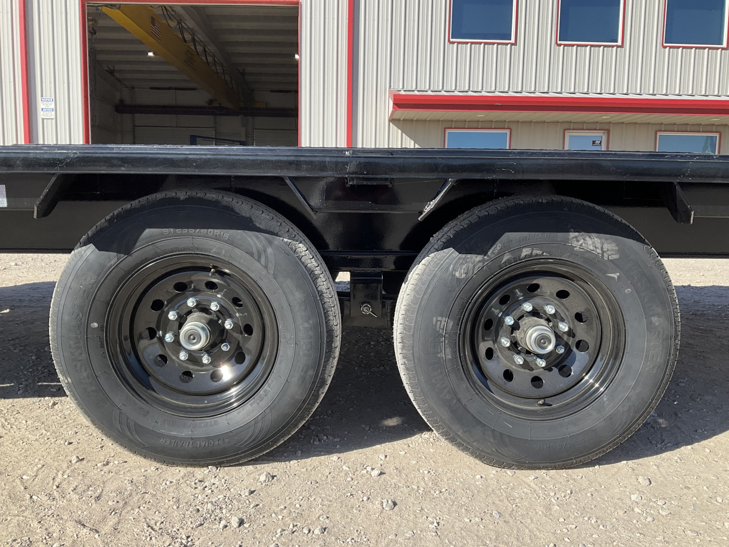 New 2026 PJ 102”x32’ Quest Gooseneck Flatbed w/ Singles – LQ