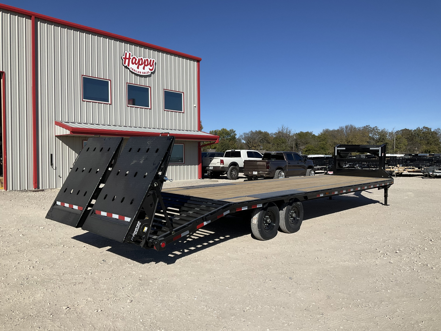 New 2026 PJ 102”x32’ Quest Gooseneck Flatbed w/ Singles – LQ