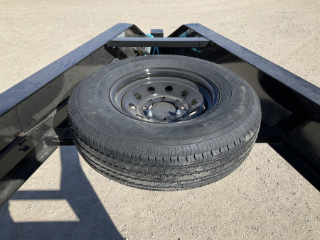 New 2026 PJ 102”x32’ Quest Gooseneck Flatbed w/ Singles – LQ