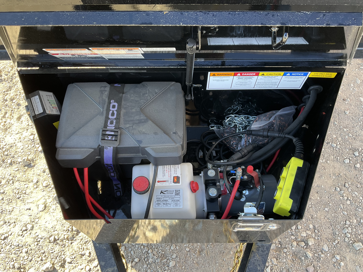 New 2026 PJ 83"x14' BP Tandem Axle Dump w/ 48" Sides – D7