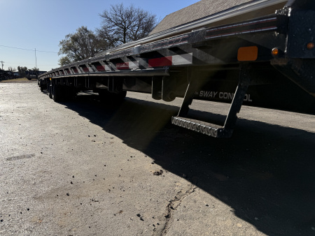 Used 2020 Diamond C 102"x40' Engineered Beam FMAX212 w/ Max Ramps