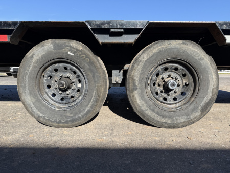 Used 2021 PJ 102"x24' GN Low-Pro Flatbed w/ Singles - LS