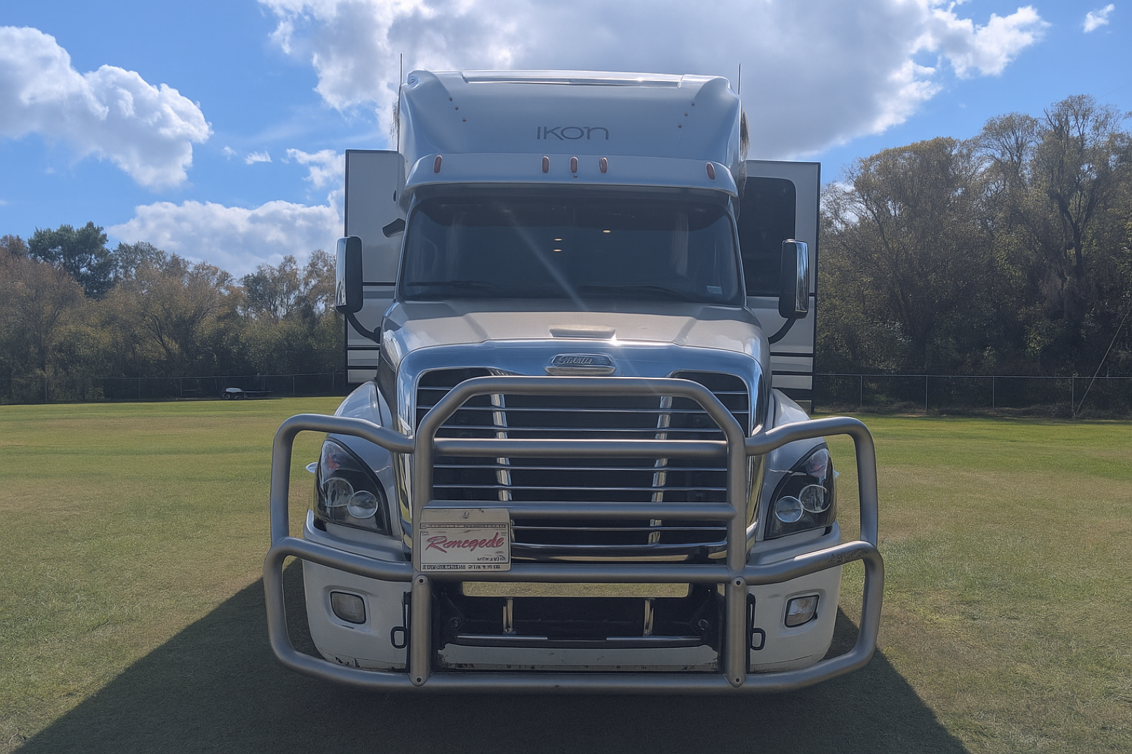 Used 2018 Renegade RV 45ft iKon Class C Motorhome - Deluxe Interior