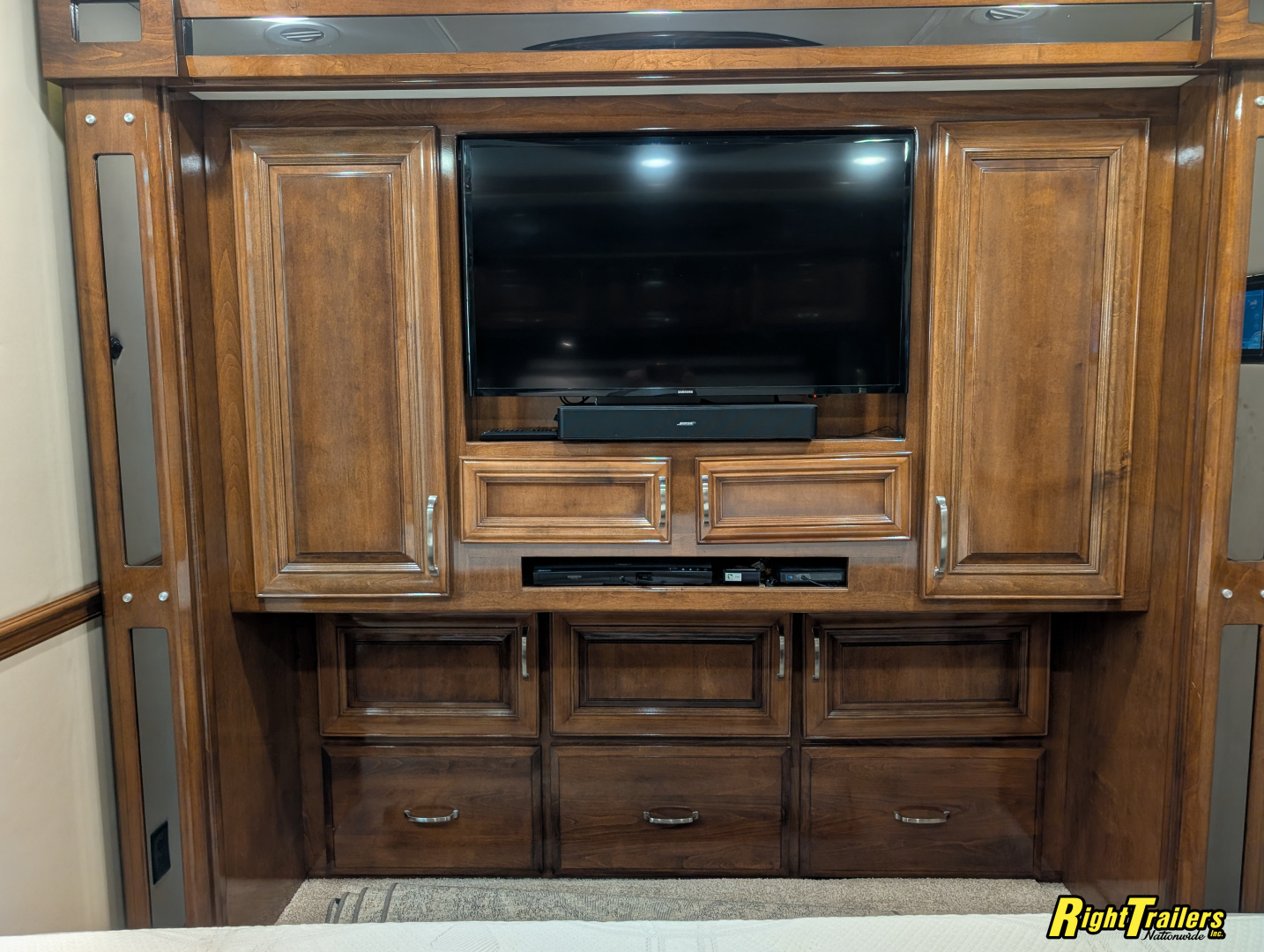 Used 2018 Renegade RV 45ft iKon Class C Motorhome - Deluxe Interior