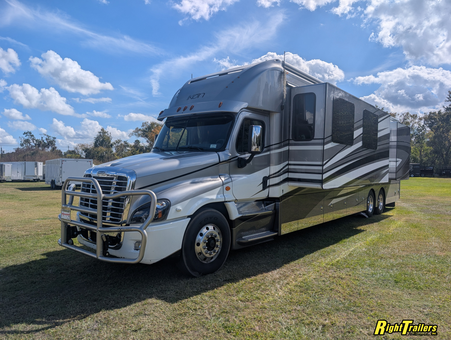 Used 2018 Renegade RV 45ft iKon Class C Motorhome - Deluxe Interior