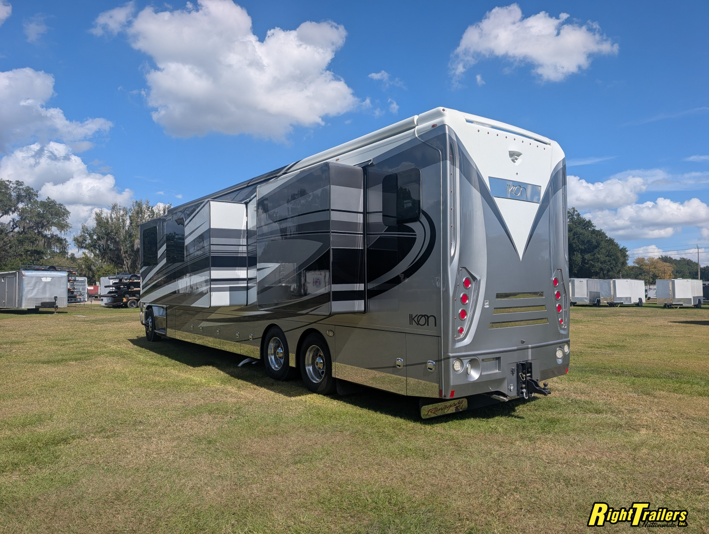 Used 2018 Renegade RV 45ft iKon Class C Motorhome - Deluxe Interior