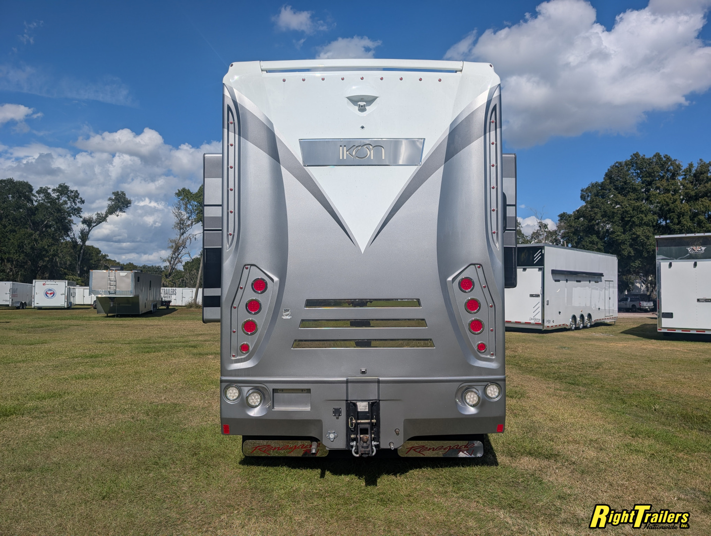 Used 2018 Renegade RV 45ft iKon Class C Motorhome - Deluxe Interior