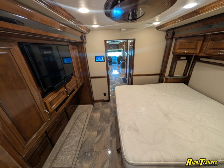 Used 2018 Renegade RV 45ft iKon Class C Motorhome - Deluxe Interior