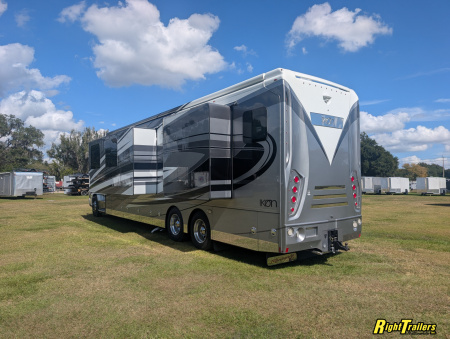 Used 2018 Renegade RV 45ft iKon Class C Motorhome - Deluxe Interior