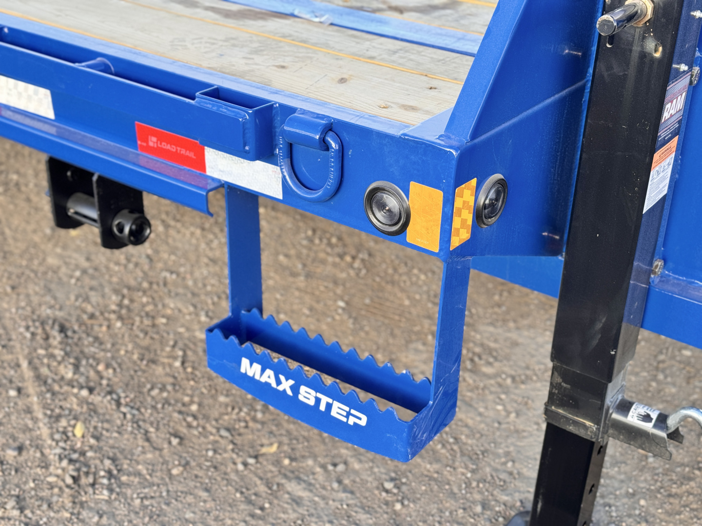 New 2026 Load Trail BLACK FRIDAY 8.5-30 Single Wheel Gooseneck Equipment Hauler 16K GVWR