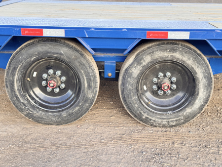 New 2026 Load Trail BLACK FRIDAY 8.5-30 Single Wheel Gooseneck Equipment Hauler 16K GVWR